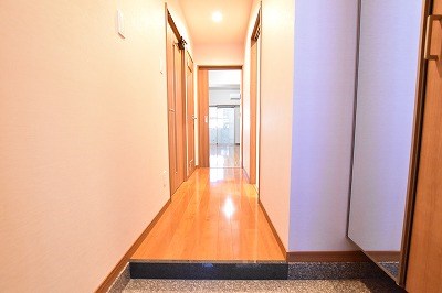 玄関　☆タップリ収納できるシューズＢＯＸ☆