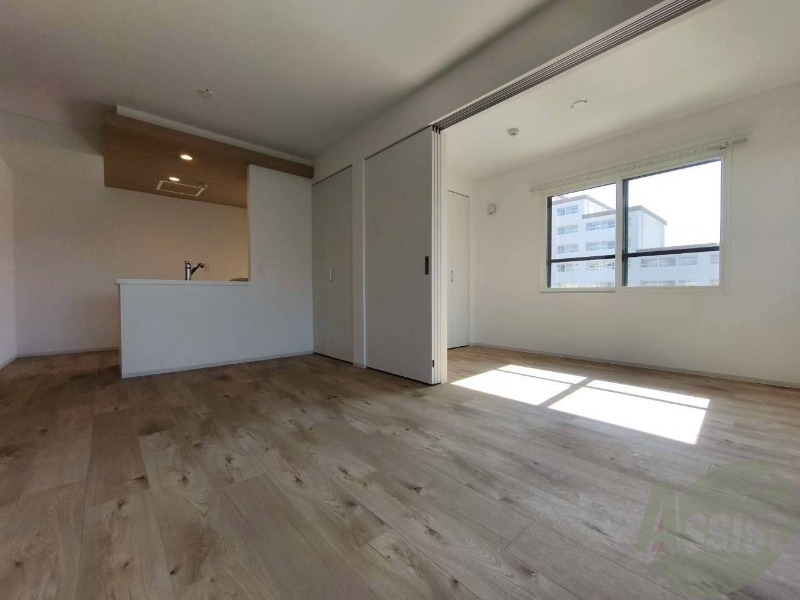 居室・リビング　広くてキレイなお部屋が広がっていて、充実した生活が送れそう。