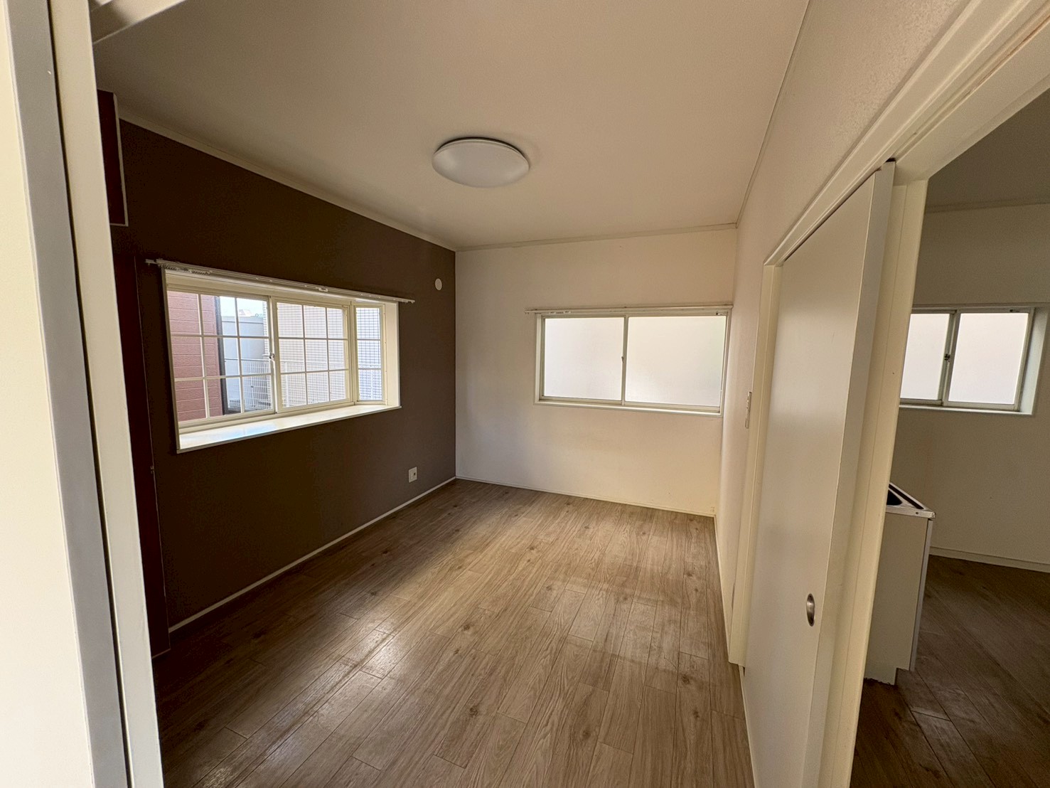 その他部屋・スペース　6帖洋室　窓がたくさんあって明るい☆