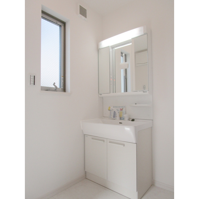 洗面設備　便利なシャワー付き洗面台