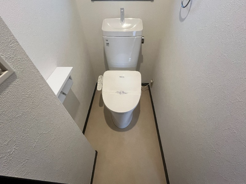 トイレ　別号室