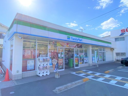 コンビニ　ファミリーマート 堺草部店（コンビニ）まで297m