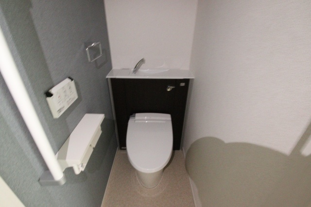 トイレ　※別室の参考写真の為、現況優先です。