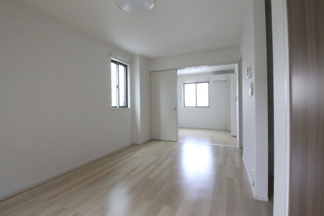 居室・リビング　※別室の参考写真の為、現況優先です。