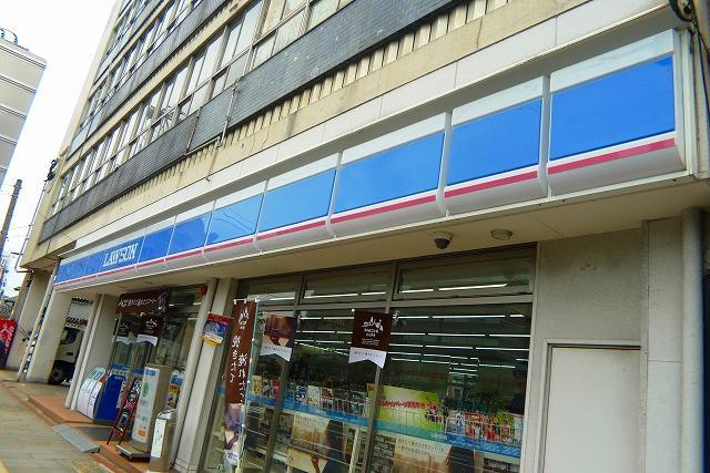 コンビニ　ローソン（コンビニ）まで140m