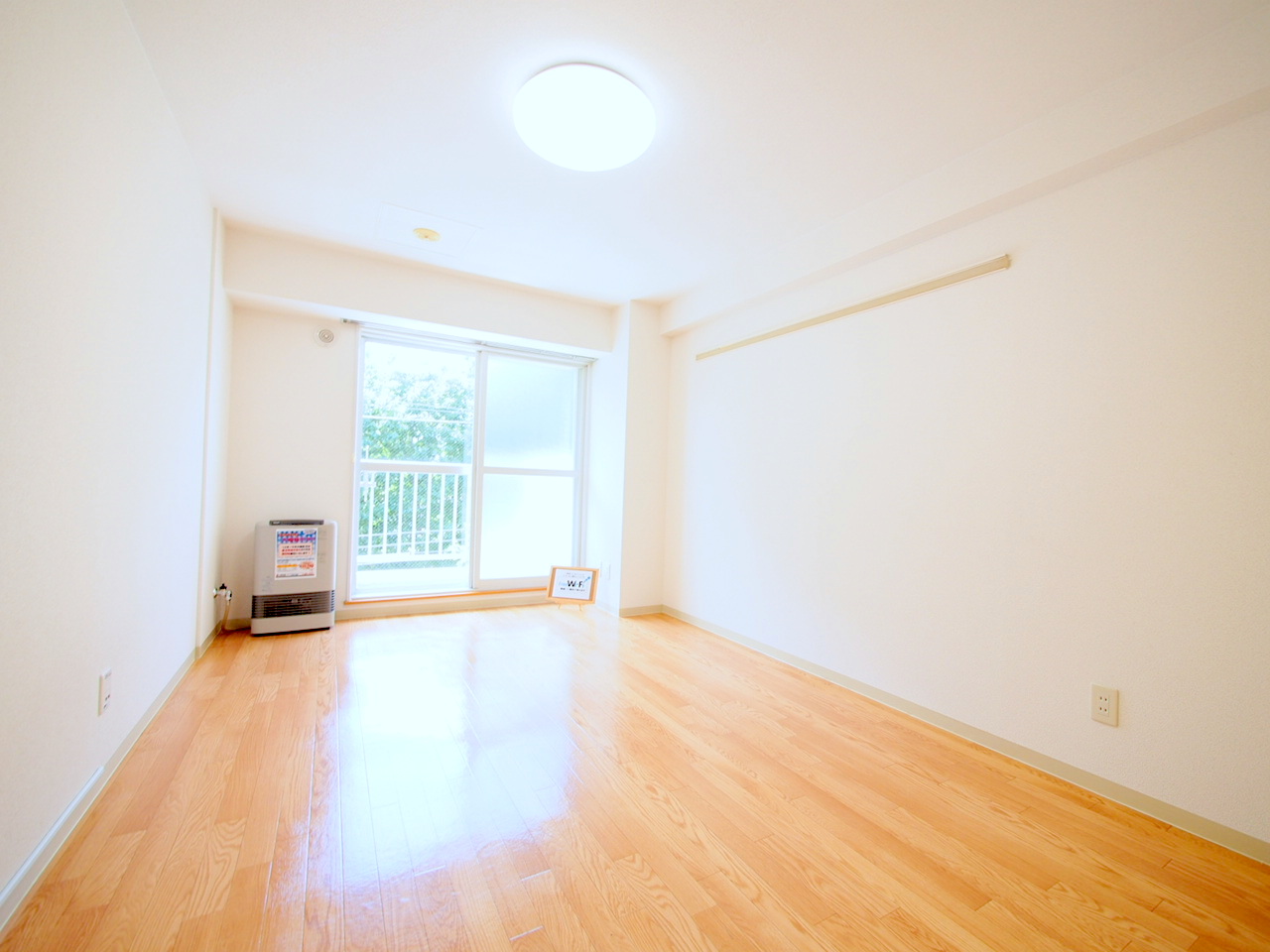 居室・リビング　日当たり良好で明るいお部屋です♪