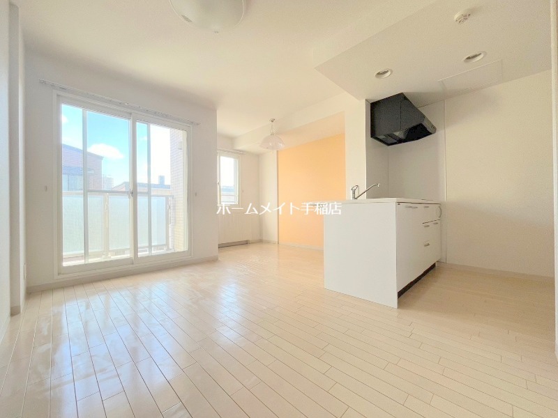 居室・リビング　明るく広々リビングスペース♪