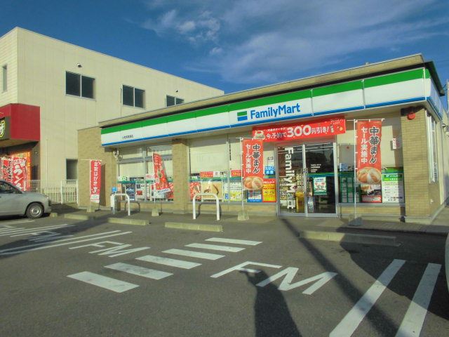 コンビニ　ファミリーマート（コンビニ）まで240m