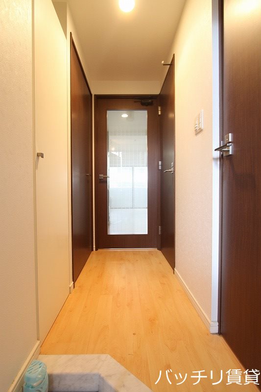 玄関　※同マンション別部屋写真の為、現状優先。