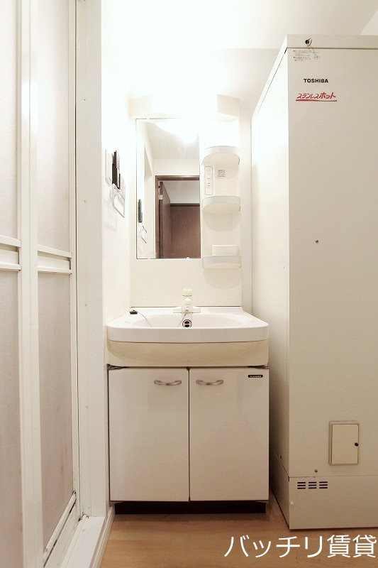 洗面設備　※同マンション別部屋写真の為、現状優先。