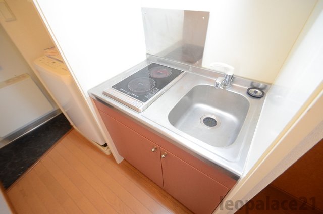 キッチン　実際のお部屋と異なる場合がございます。