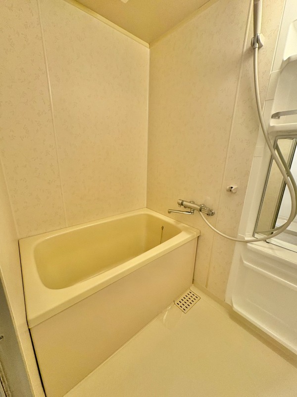 バス・シャワールーム　追い焚き付き♪