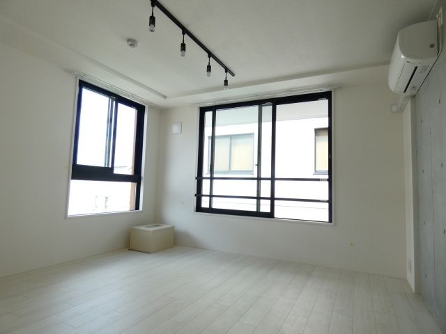 居室・リビング　※別部屋の写真です