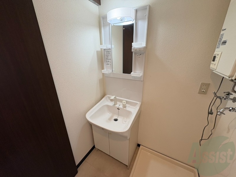 洗面設備　シャンプードレッサー。身支度はここでばっちりですね。