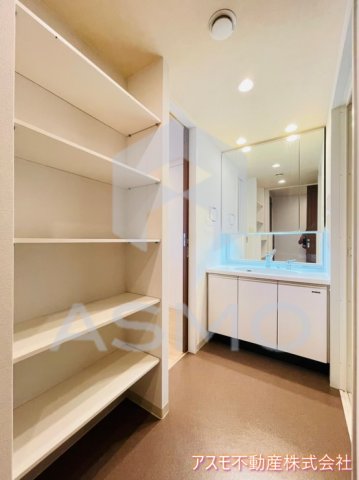 洗面設備　同マンション別部屋参考写真