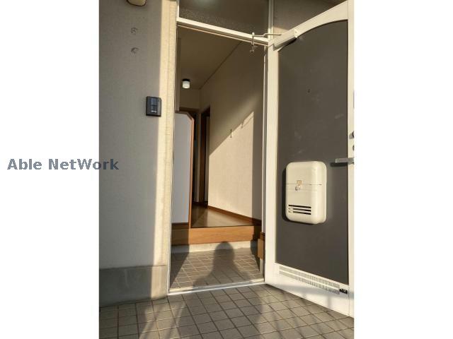 玄関　※同物件、別部屋の写真です