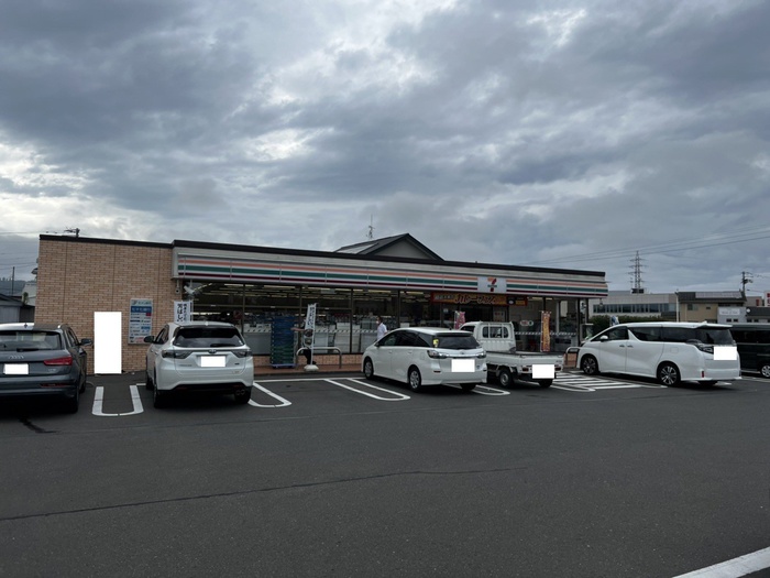 コンビニ　セブンイレブン名取手倉田店（コンビニ）まで400m