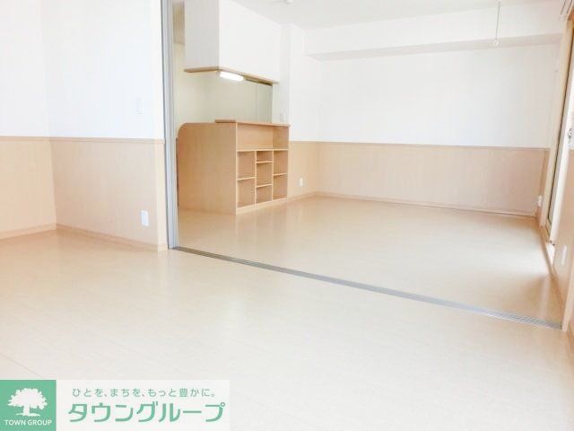 居室・リビング　南東向き・間仕切り開放で17帖
