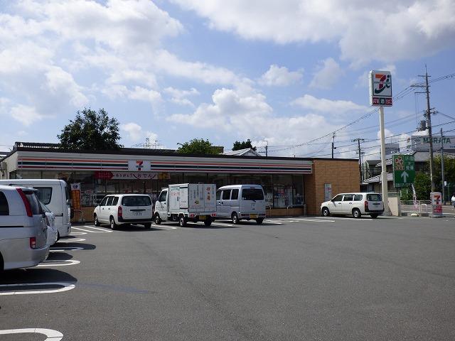 コンビニ　セブンイレブン（コンビニ）まで279m