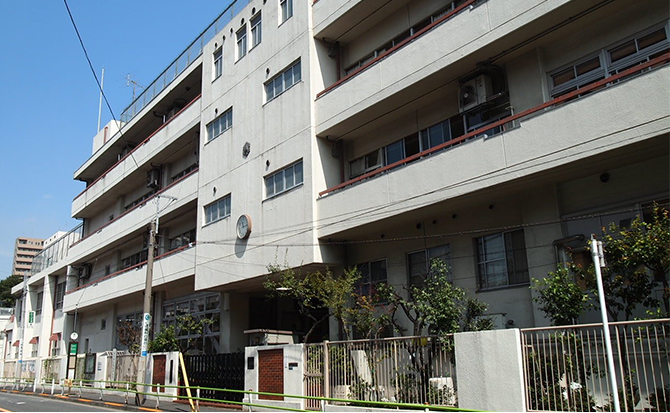 小学校　港区立白金小学校（小学校）まで655m