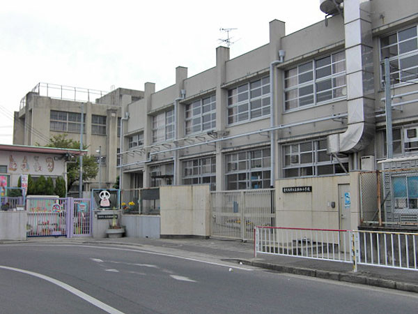 小学校　東大阪市立長瀬北小学校（小学校）まで1687m