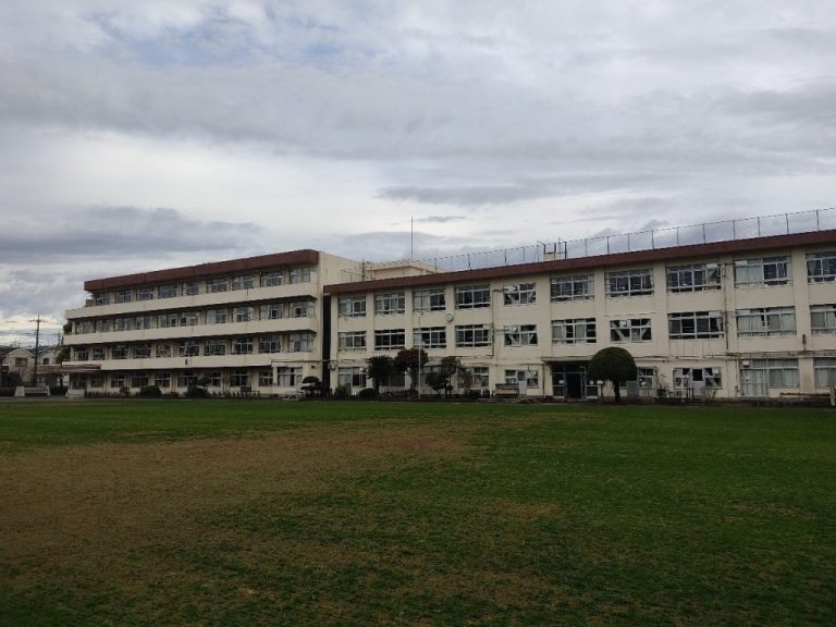小学校　小金井市立小金井第四小学校（小学校）まで816m