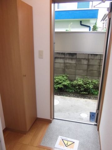 玄関　玄関収納あり
