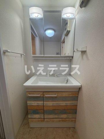 ロイヤルメゾン舞子坂の内装写真