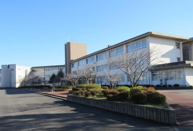 中学校　近江八幡市立八幡西中学校（中学校）まで1334m