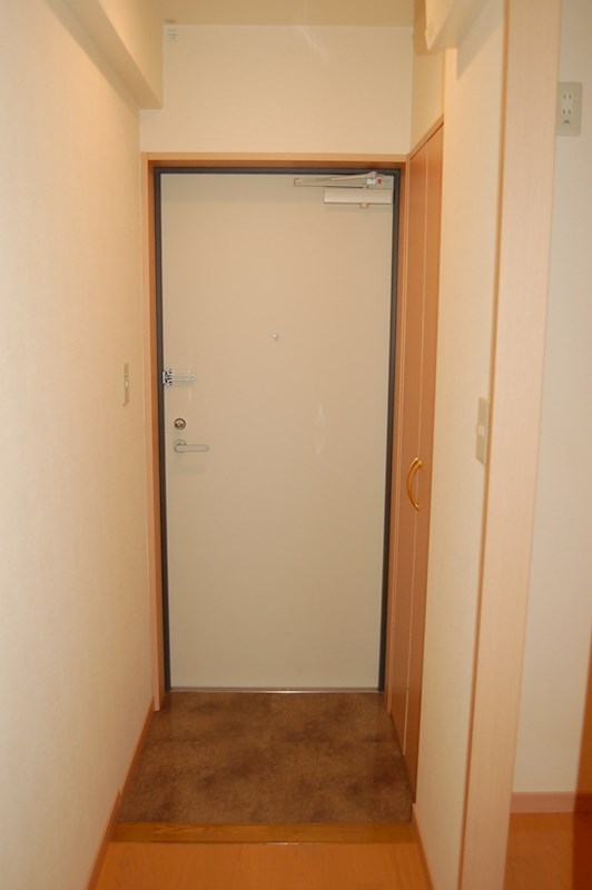 玄関　※参考写真