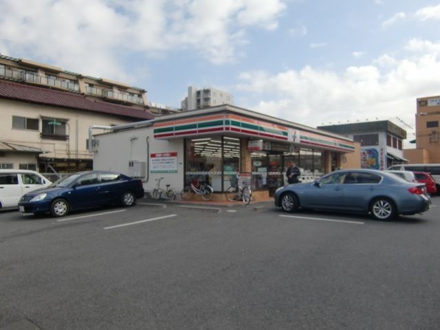 コンビニ　セブンイレブン（コンビニ）まで410m