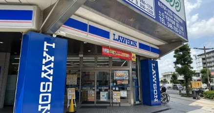 コンビニ　ローソン 春日部駅東口店（コンビニ）まで236m