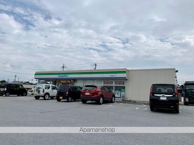 コンビニ　ファミリーマート国道五個荘店（コンビニ）まで509m