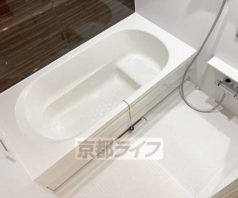 バス・シャワールーム　大きなお風呂です・