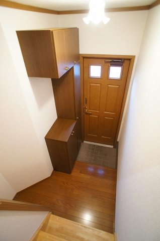 玄関　収納もある玄関です