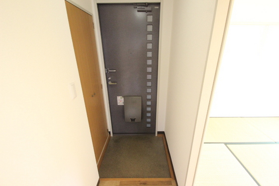 玄関　※別部屋の写真です