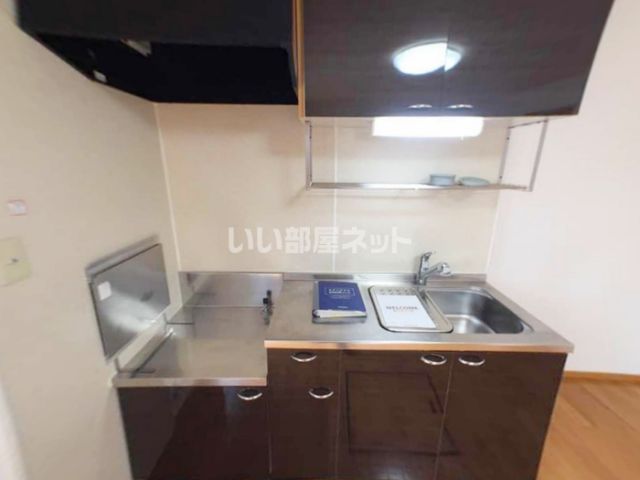 ＪＲ東海道本線 浜松駅 バス乗車時間：34分 最寄りバス停で下車 徒歩4分 2階建 築25年のキッチン写真