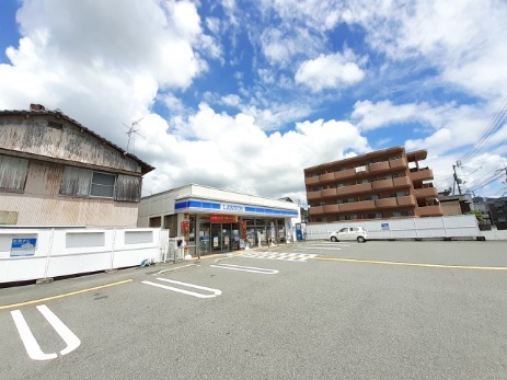 コンビニ　ローソン 須崎大間本町店（コンビニ）まで762m