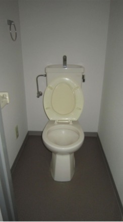 トイレ　清潔感のあるトイレですね