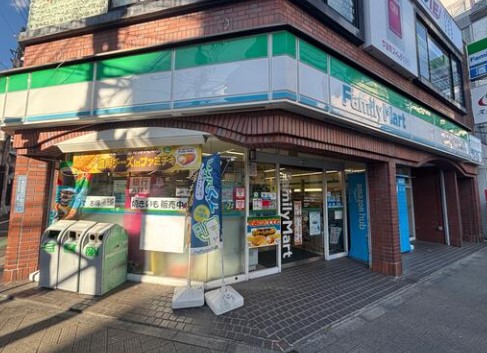 コンビニ　ファミリーマート東日暮里六丁目店（コンビニ）まで116m
