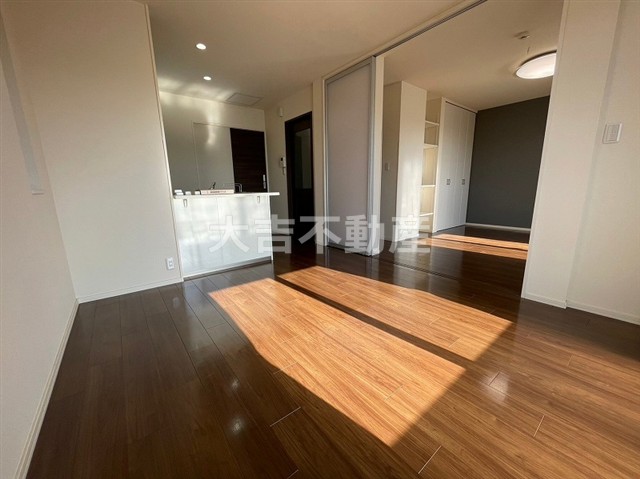 居室・リビング　※別部屋の写真です