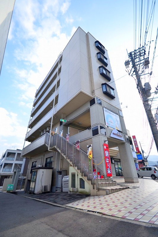 安芸郡海田町窪町のマンションの建物外観