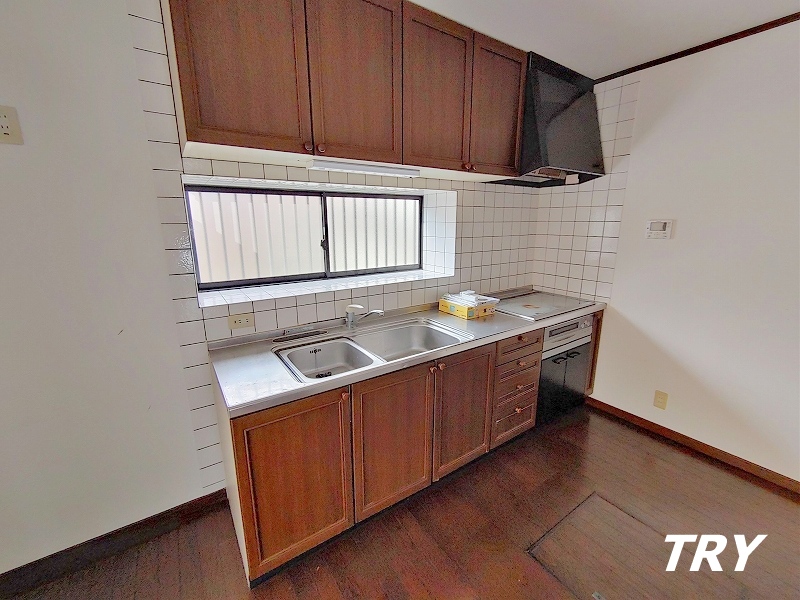 キッチン　３口コンロのシステムキッチン！