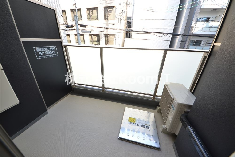 バルコニー　お洗濯にも便利なバルコニー付き