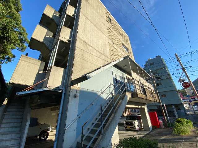 長崎市戸町のマンションの建物外観