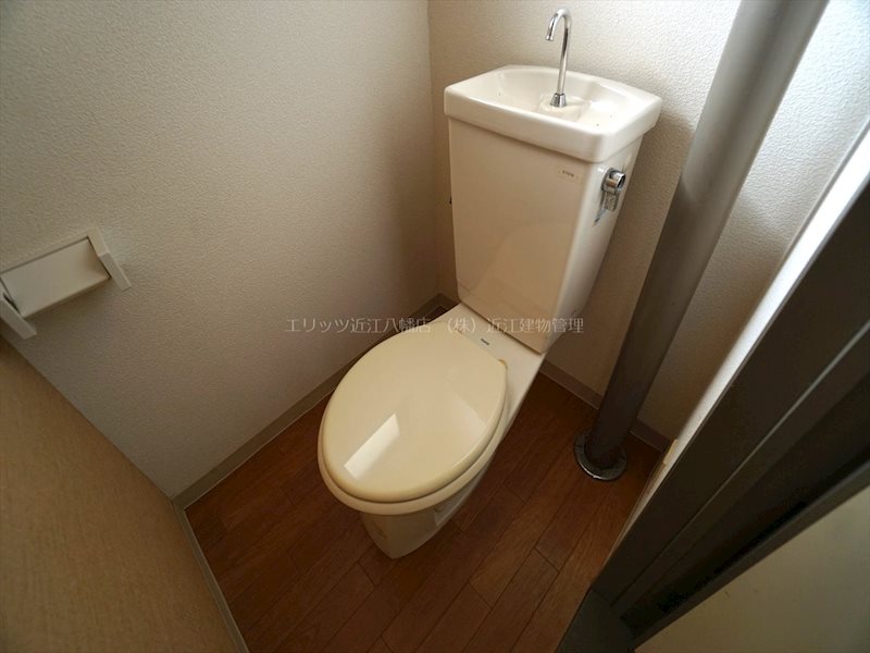【近江八幡市上野町のマンションのトイレ】