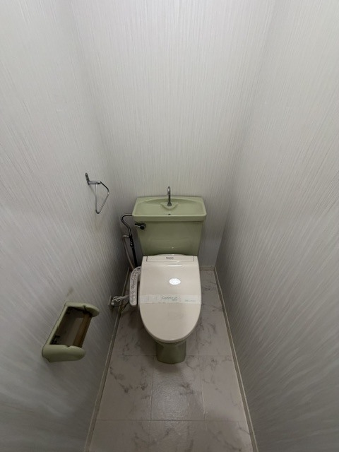 トイレ　他のお部屋の参考写真になります