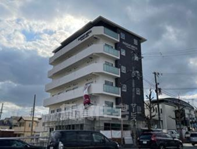 京都市山科区東野舞台町のマンションの建物外観