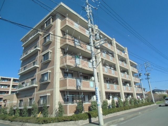 静岡県菊川市加茂の賃貸マンションの外観