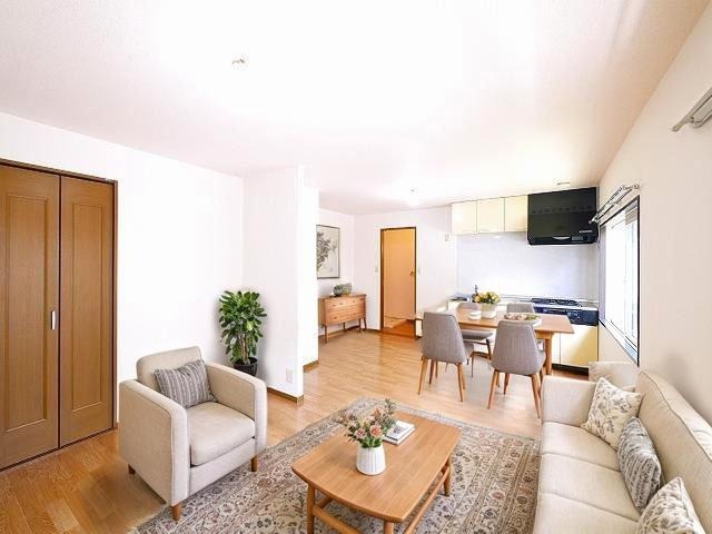 居室・リビング　CGで家具等を配置したもので家具等は含まれません